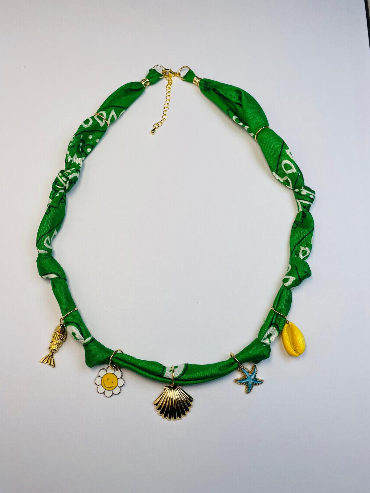 collar de bandana